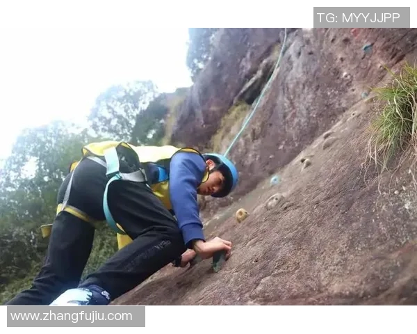 杭州攀岩队心理素质深度对比分析与提升策略探讨 杭州攀岩队心理素质深度对比分析与提升策略探讨