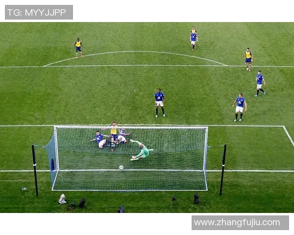 足球明星抠像视频揭秘球场背后的故事与精彩瞬间 足球明星抠像视频揭秘球场背后的故事与精彩瞬间